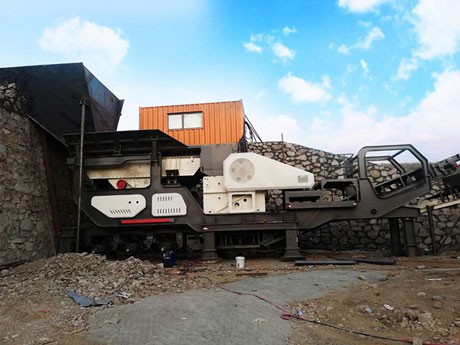 時(shí)產(chǎn)200噸的青石移動(dòng)式破碎站大概要多少錢？（現(xiàn)貨等你來選）