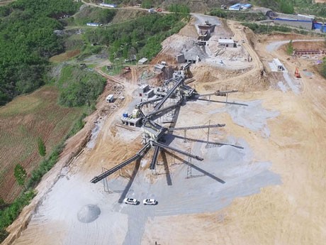 時產(chǎn)100、200、400、800噸石料破碎生產(chǎn)線解決方案及流程