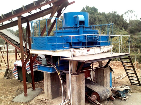 河卵石制沙機(jī)工作原理、應(yīng)用特點(diǎn)及安裝調(diào)試