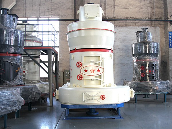 河南雷蒙磨粉機多少錢一臺？（時產(chǎn)15噸左右）