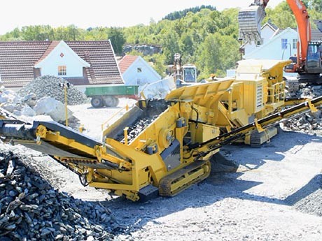 混凝土路面破碎機械-移動式破碎機一機當先，實干擔當！