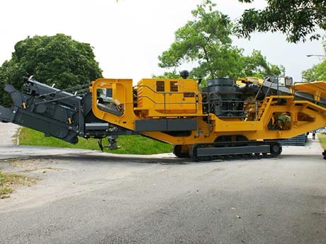 履帶流動式石頭碎石機(jī)一天能碎多少石子？如何配置比較省錢