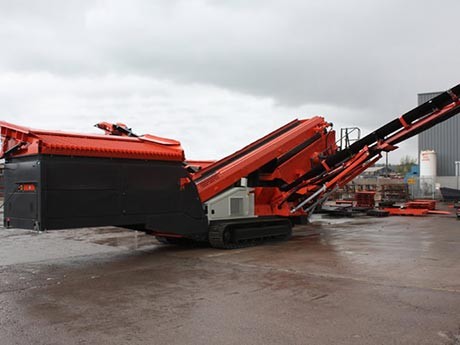 履帶式碎石機(jī)的報(bào)價(jià)是多少（有現(xiàn)場(chǎng)嗎）