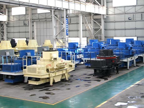 時產(chǎn)50噸片麻巖制砂機多少錢一臺？