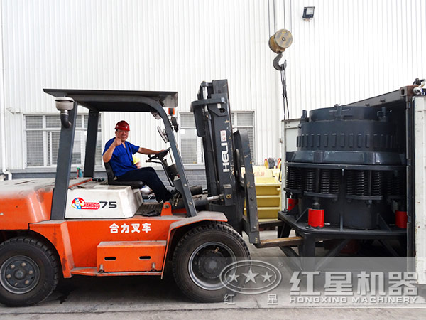 鵝卵石圓錐機(jī)生產(chǎn)現(xiàn)場(chǎng)