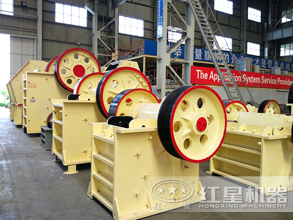 石子粉碎機(jī)現(xiàn)場