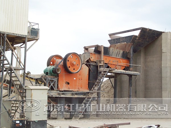 鉛鋅礦破碎機(jī)現(xiàn)場(chǎng)