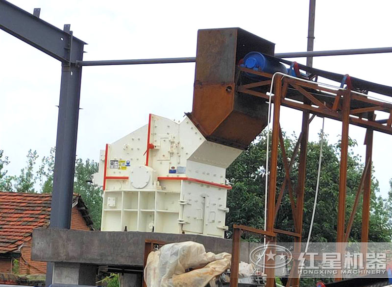 較大型反擊破一個(gè)小時(shí)出多少噸？型號(hào)有幾種？多少錢