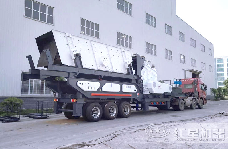 輪胎移動(dòng)破碎機(jī)+反擊破