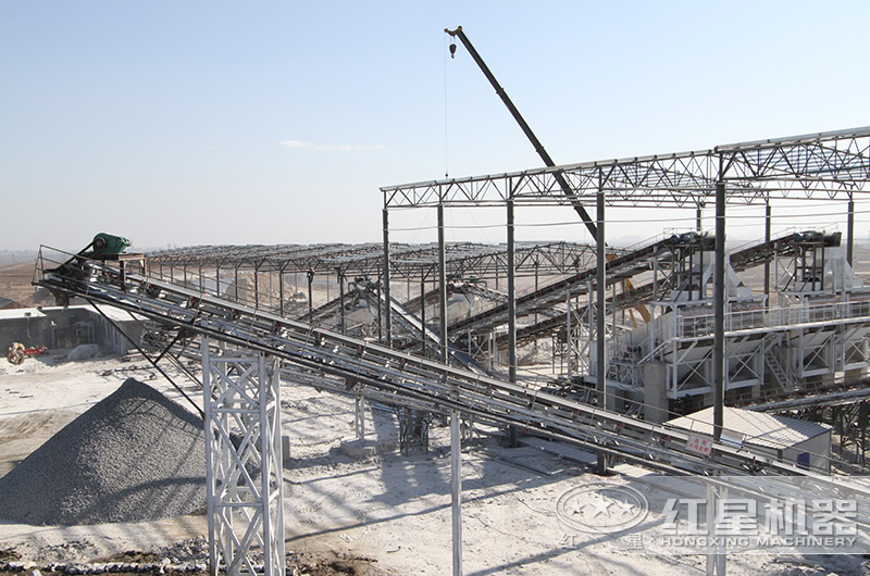 混凝土再生料破碎現(xiàn)場(chǎng)