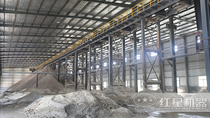 粉碎石頭成沙子的機器型號-時產(chǎn)200噸，附現(xiàn)場視頻