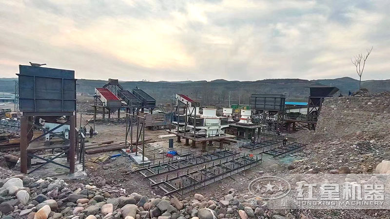 粉碎沙石的大型機(jī)器多少錢一臺(tái)，有哪幾種