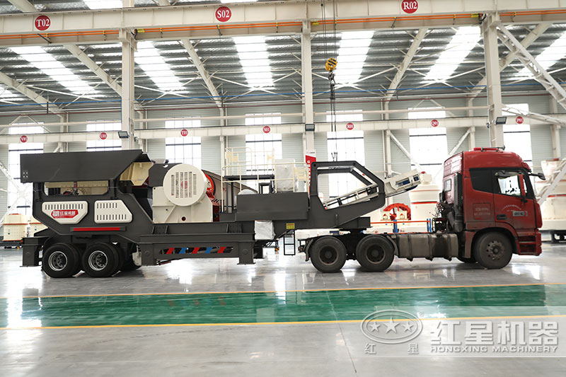 移動(dòng)磕石機(jī)牽頭就跑，流動(dòng)性強(qiáng)，轉(zhuǎn)場(chǎng)便捷