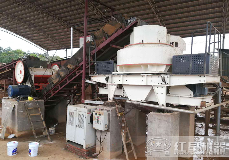 花崗巖制砂用什么設備好？全套打花崗巖的石子機器設備多少錢？