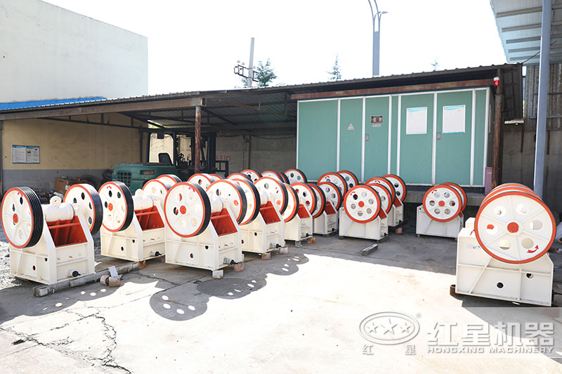 小型碎石機(jī)一天能破多少噸石子？能破硬度高的鵝卵石嗎?