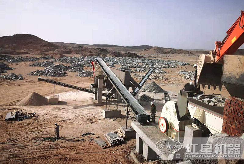 生產(chǎn)機(jī)制砂作業(yè)現(xiàn)場(chǎng)