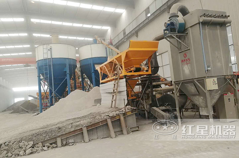 商砼站用石灰石磨粉現(xiàn)場(chǎng)