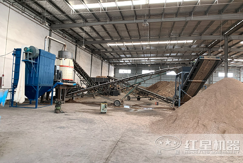 立式復(fù)合破碎機(jī)制砂現(xiàn)場