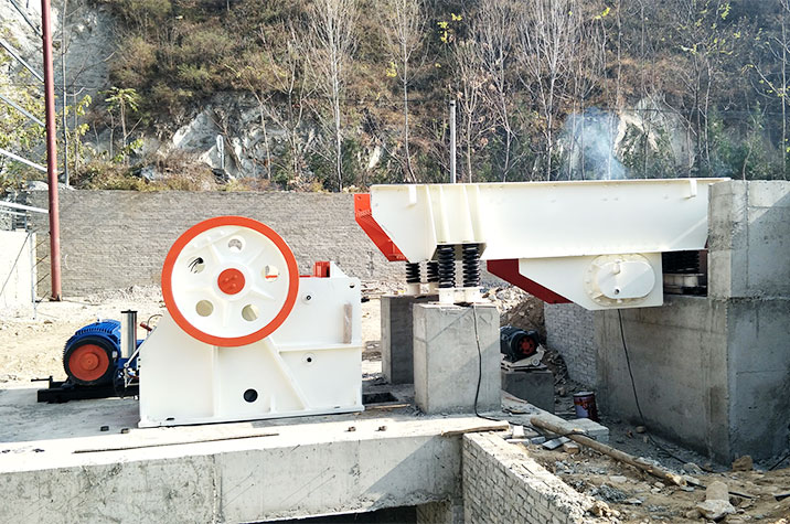 小型石頭石子礦石粉粉碎機(jī)設(shè)備多少錢一臺？