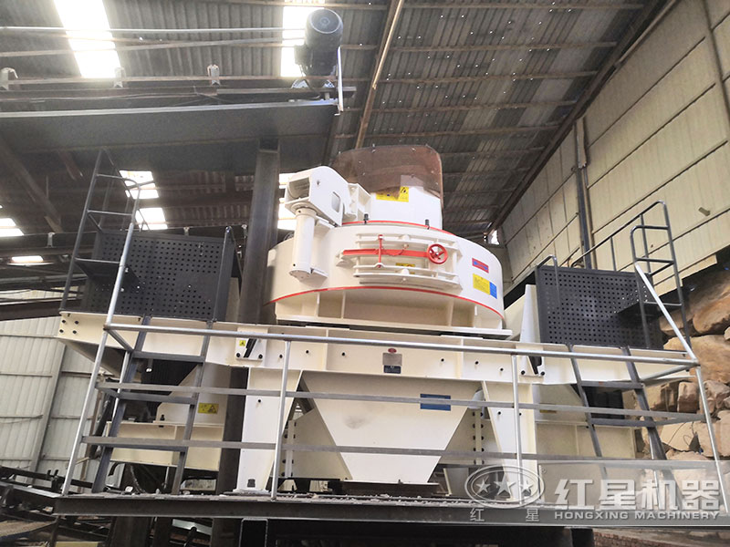 想要一臺(tái)時(shí)產(chǎn)量200噸粉碎鵝卵石的制砂機(jī)，什么價(jià)格