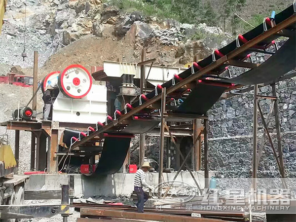 時(shí)產(chǎn)1000立方顎式破碎機(jī)生產(chǎn)現(xiàn)場