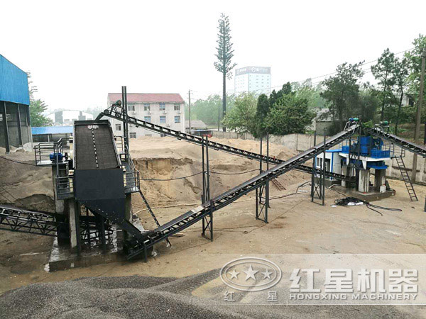 沖擊式破碎機(jī)現(xiàn)場圖