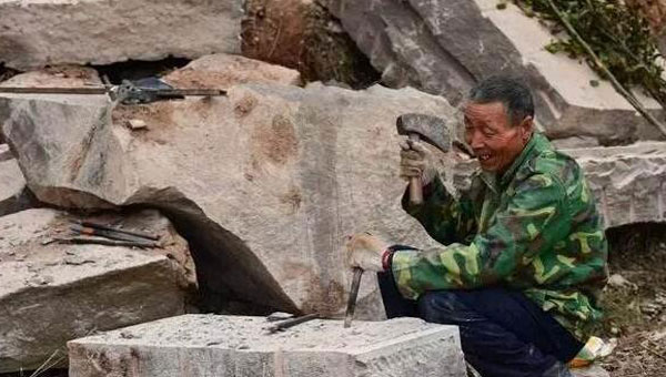 傳統(tǒng)的礦石開(kāi)采