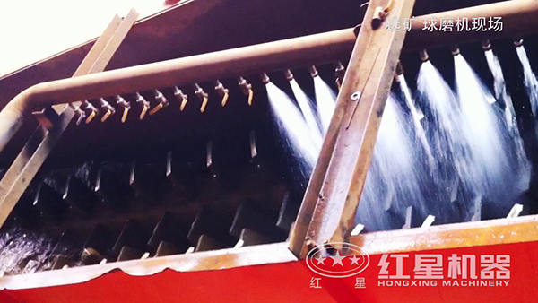 球磨機(jī)生產(chǎn)線現(xiàn)場(chǎng)實(shí)拍