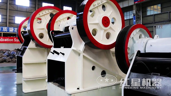 青石破碎機(jī)實(shí)拍