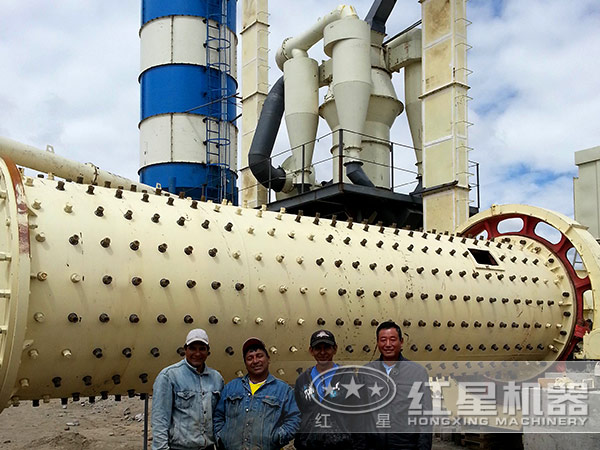 鎳礦球磨機(jī)現(xiàn)場圖