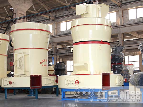 雷蒙磨粉機生產(chǎn)車間