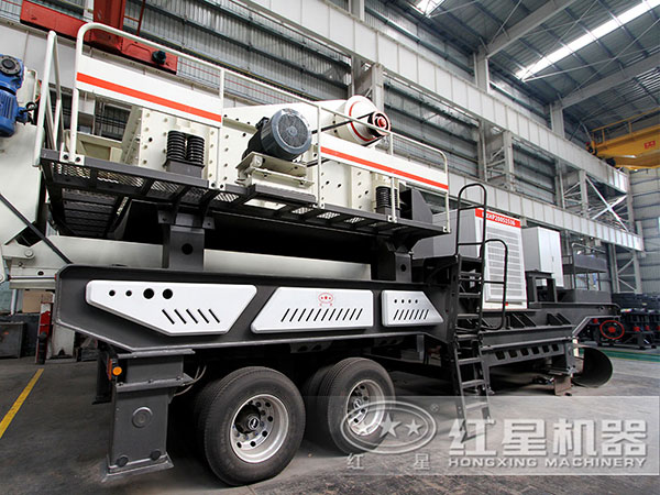 移動碎石機(jī)高清實(shí)拍