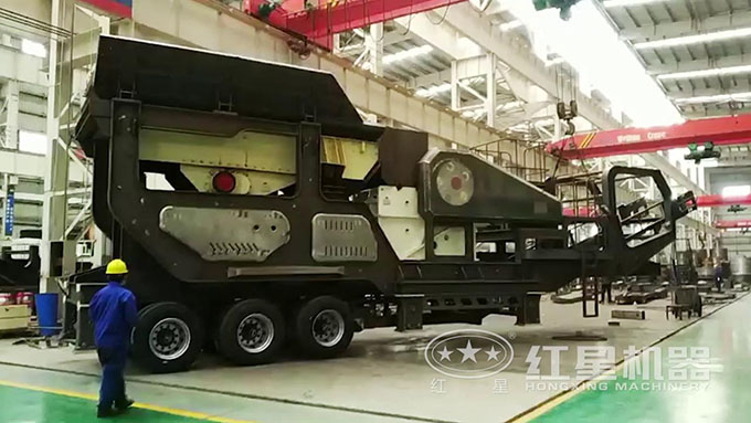 移動破碎機(jī)生產(chǎn)車間