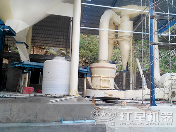 廣西客戶雷蒙磨粉機(jī)現(xiàn)場(chǎng)實(shí)拍