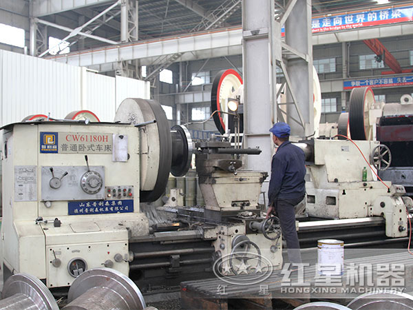 破碎機車間工人