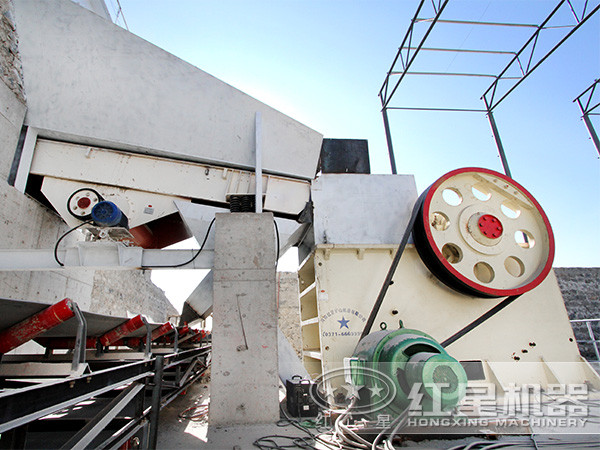 鋼渣破碎生產(chǎn)現(xiàn)場(chǎng)