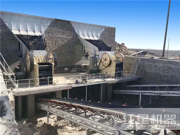 直擊顎式破碎機生產(chǎn)現(xiàn)場