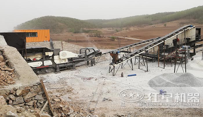 小型移動(dòng)石子機(jī)工作現(xiàn)場