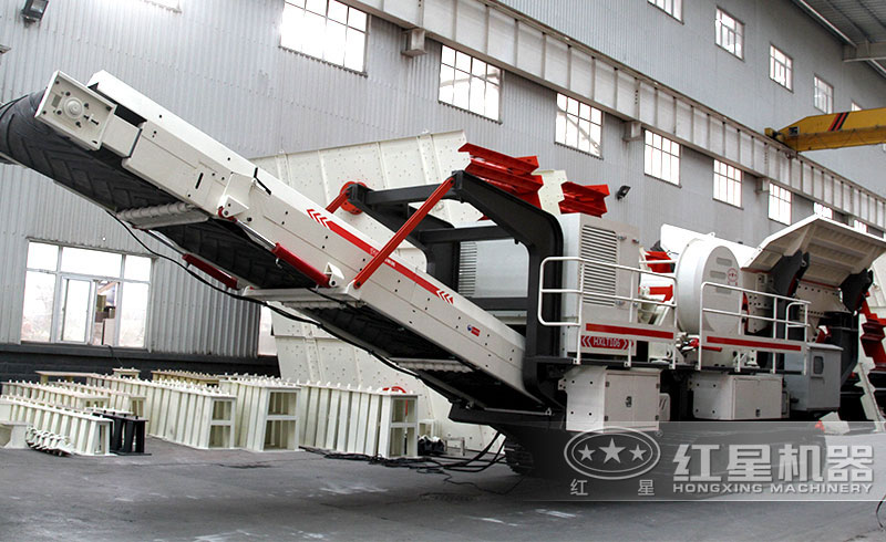 履帶式移動(dòng)破碎站車間實(shí)拍