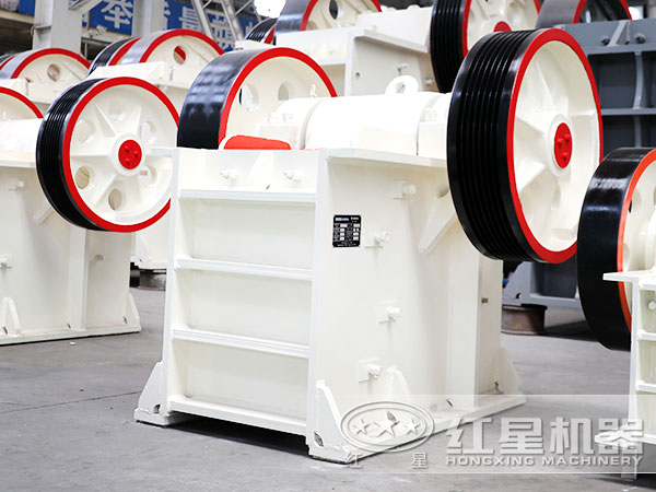 顎式破碎機(jī)車(chē)間