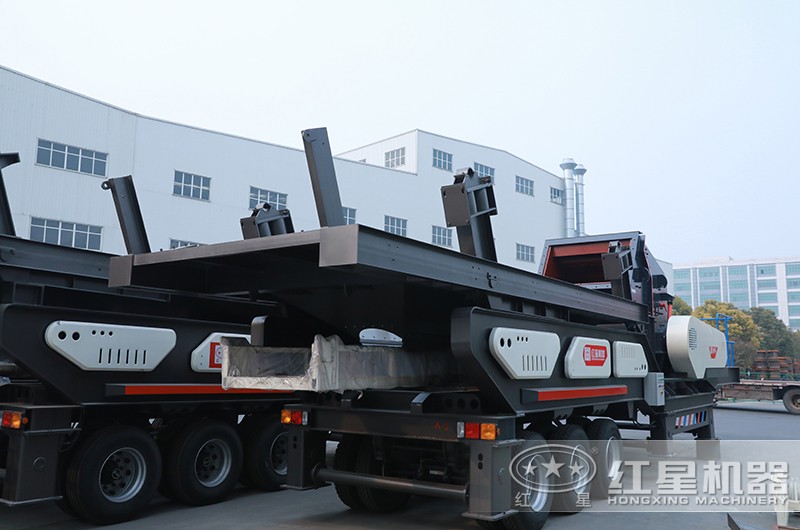 多臺(tái)移動(dòng)破碎機(jī)發(fā)貨中