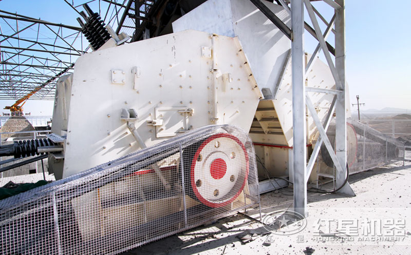 反擊式破碎機(jī)現(xiàn)場