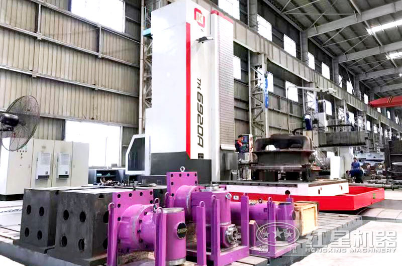 礦石磨粉機(jī)設(shè)備生產(chǎn)車(chē)間