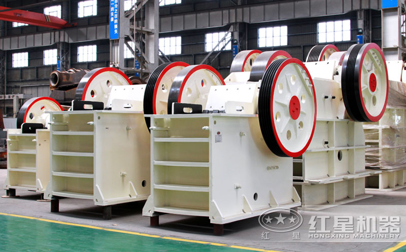 PE系列顎式破碎機(jī)車間實(shí)拍