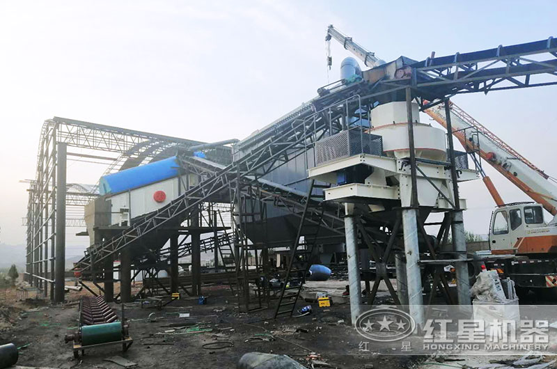 花崗巖制砂生產(chǎn)現(xiàn)場(chǎng)實(shí)拍