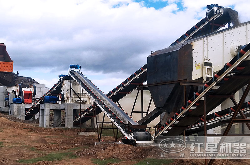 碎石生產(chǎn)現(xiàn)場(chǎng)