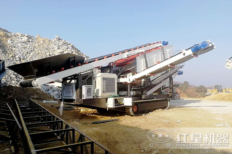 履帶?？糠€(wěn)穩(wěn)當(dāng)當(dāng)