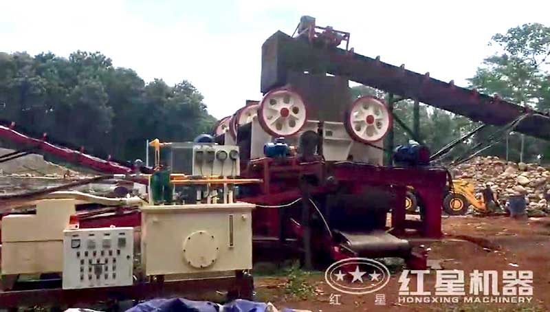 印尼河石破碎生產(chǎn)線細顎式破碎機