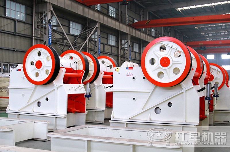 顎式破碎機生產(chǎn)車間