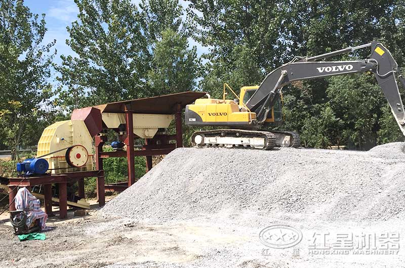 重錘破碎機(jī)現(xiàn)場